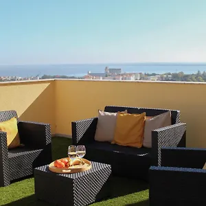 Apartment One Bedroom With Stunning River Views And Private Rooftop!, Lisbon